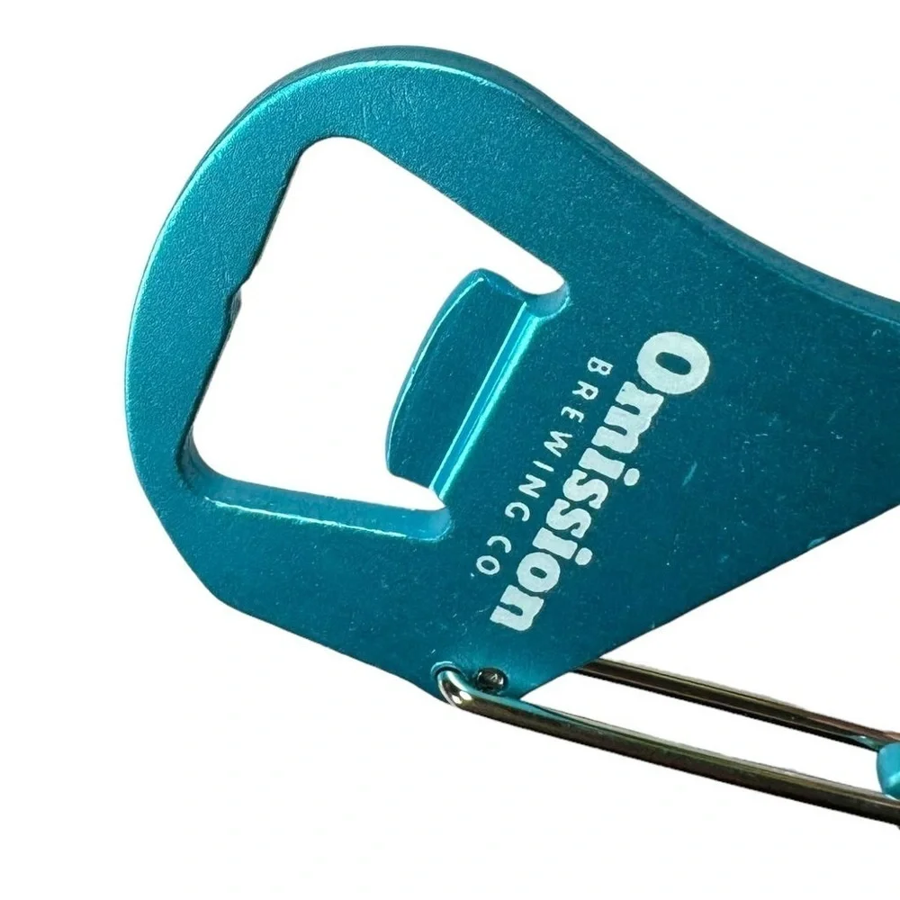 Omission‎ Brewing Co Blue Metal Carabiner Clip Keychain Bottle Opener Keychain